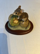Mouse And Kiwi Border Fine