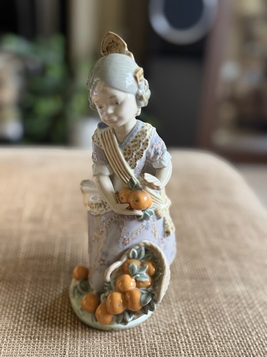 Lladro miss valencia retired - lladro,