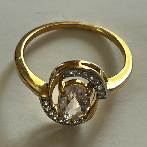 Bnwot yellow gold - 9k, ring
