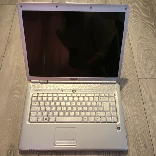 Dell inspiron 1521 4in amd - 15.4in,
