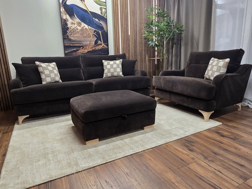 Designer label seater - designer,
