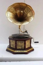 Vintage-Style Gramophone – Fully Working Wind-Up Phonograph Record Player