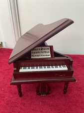 1:12 The Dolls House Emporium