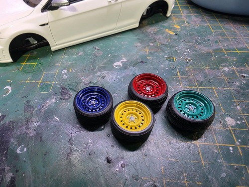 Scale banded steels - 1/18,