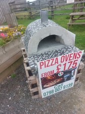 pizza oven + fire bricks base