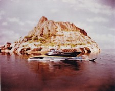 REPRINT Press Photo Film TV Stingray submarine near Island