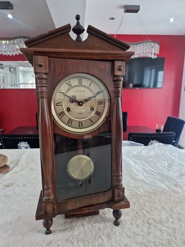 Lincoln day pendulum - day, wall