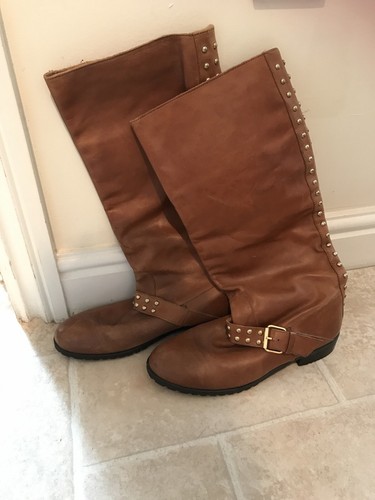 Brown leather boots with gold - with,