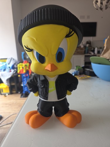 Urban tweety 45cm display - –,
