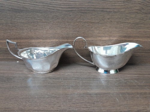 Two silver plated sauce boats - ,