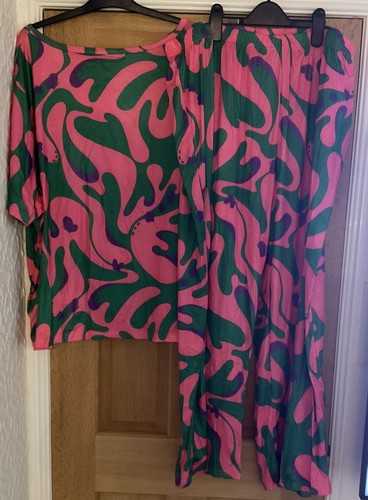 Ladies patterned pyjama - patterned, set