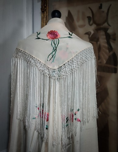 Antique 1920s 30s - cream, floral