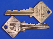 2x Automobile Association AA