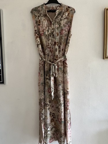 Laura ashley ruffle neck - laura,