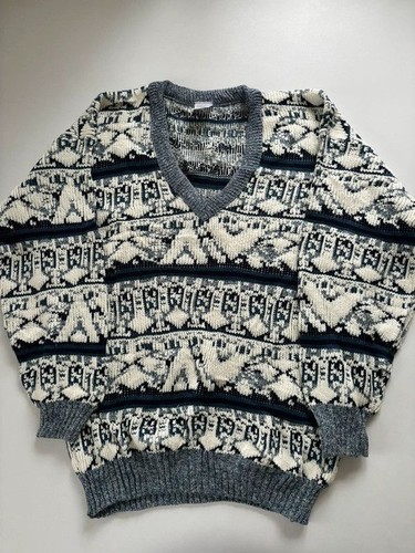 White and blue neck aztec - white,