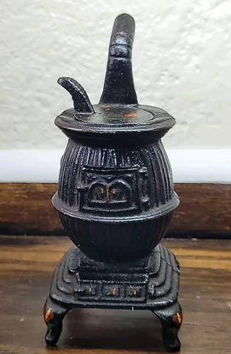 Vtg small cast iron - cast,