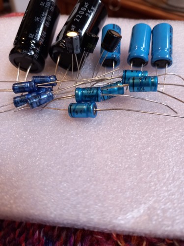 2200uf 35v 100uf - 35v, 3x