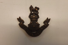 MILITARY BADGE THE LOYAL REGIMENT NORTH LANCASHIRE 4CMS BY 4.5CMS (338)