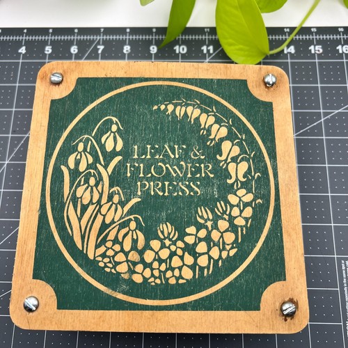 Vtg wooden leaf flower - vtg,