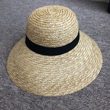 Wheat Straw Hat With a Very Long Brim Sun Hat
