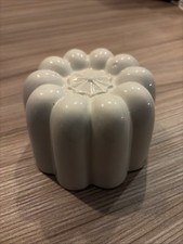 Shelley Jelly Mould | White