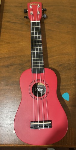 Vintage soprano ukulele - ukulele, in