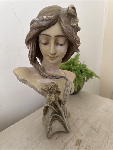Large art nouveau - nouveau, lady