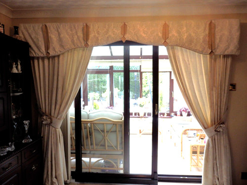 Cream damask bespoke lined