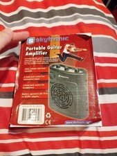 Skytronic Portable Guitar Amplifier Black