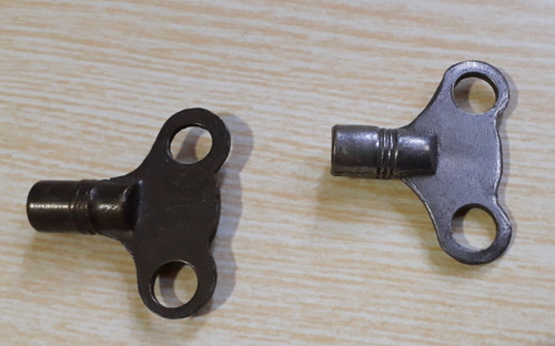 Vintage clock keys - 2, cm