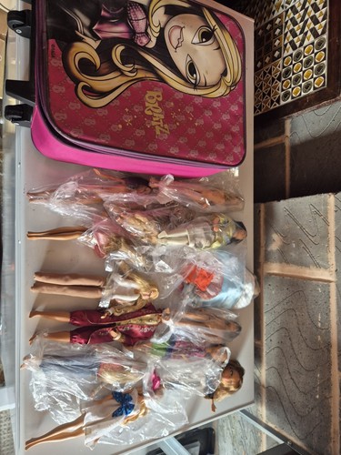 Bratz barbie doll bundle - bratz,