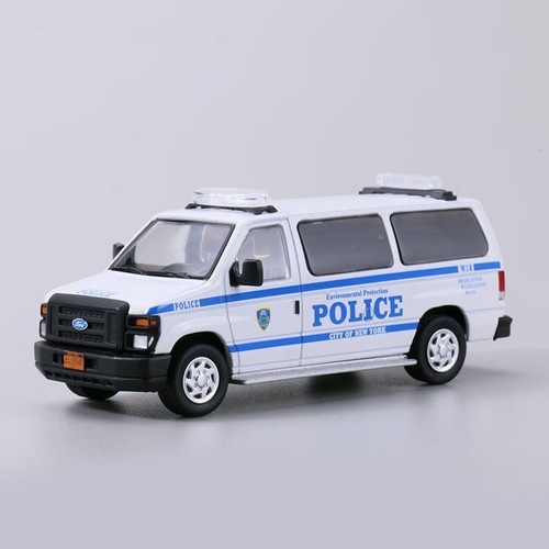 596 white us - cz, police