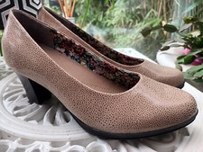 BNWOT HOTTER ANGELICA BEIGE