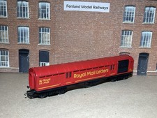 Hornby OO Gauge Model Railway Royal Mail Letters Red Operating Coach 80363