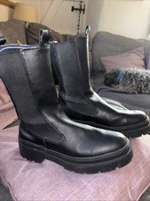 Primark Chunky Chelsea Boots Size 8 Black Faux Leather Pull On