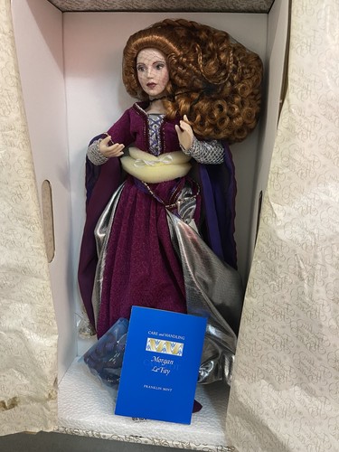 Franklin mint heirloom - mint, doll