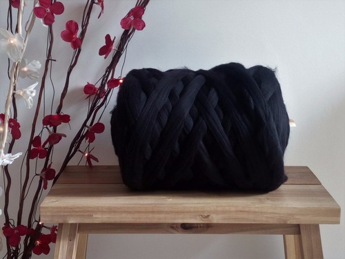 Black merino wool tops - black*,