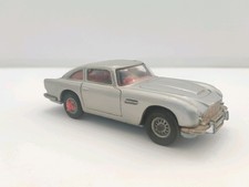 CORGI James Bonds Aston Martin DB5: Vintage Early 70s, 1st Tyre Slasher Edition