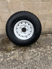 Land Rover Defender 16”