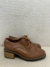 Clarks brown heeled leather