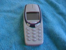 Nokia 3330 Vintage Mobile Phone - light grey