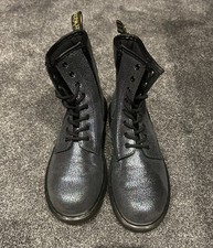 Womens Dr Martens 1460Pascal