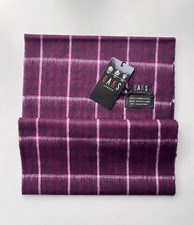 100% Lambswool Classic Scarf by DAKS London. Lovely gift. BNWT + box. 