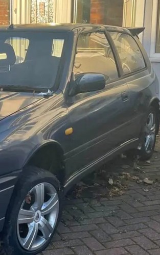 Nissan pulsar gtir side - nissan,