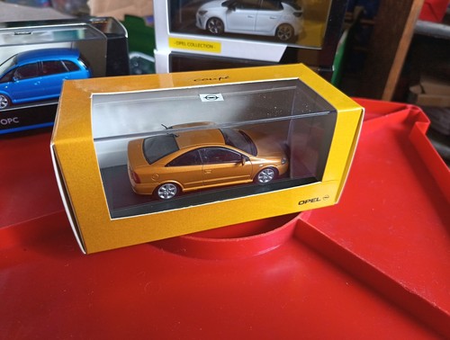 Boxed model minichamps - e,
