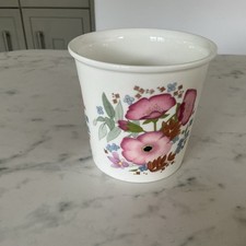 Wedgwood Meadow Sweet Planter - Bone China