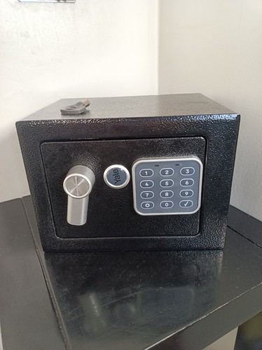 Yale small electronic - small,