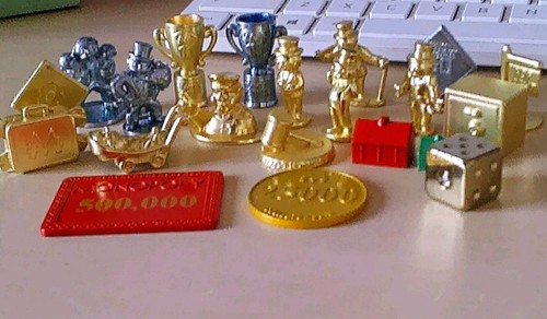 Hasbro monopoly surprise - monopoly,