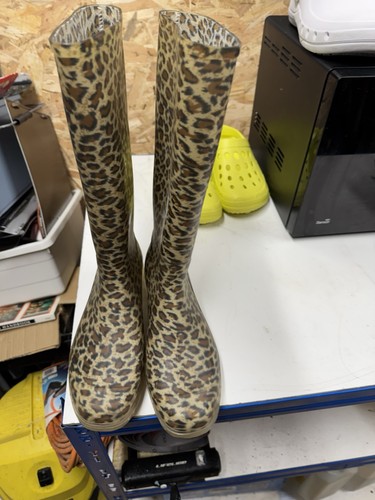 Ladies wellies and beach - and,