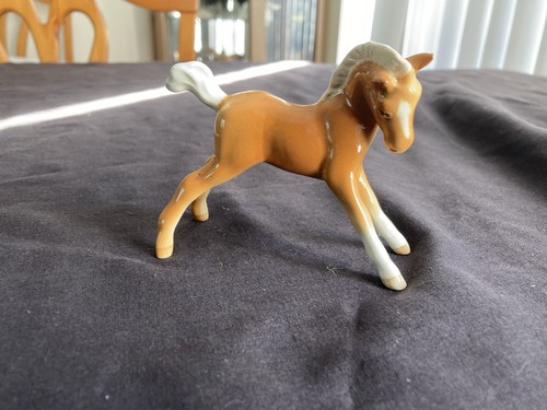 Stunning beswick palomino - stunning, foal